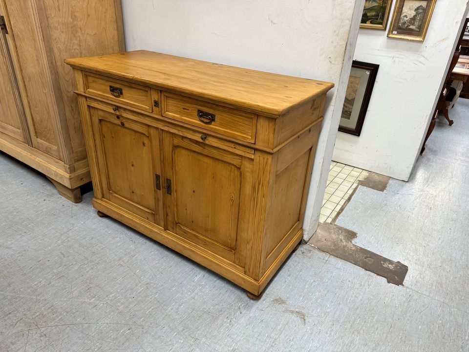 Antik Anrichte Kommode Sideboard Buffet Schrank Weichholz in Völklingen