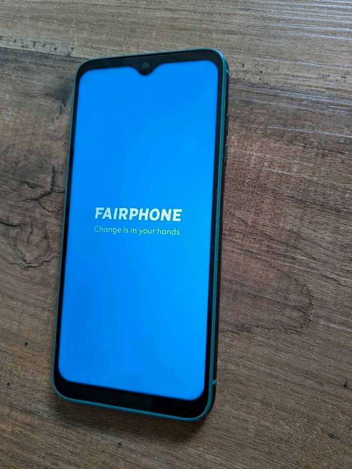 Fairphone 4 256 GB Speckle Green + 2x Hülle + Wireless Buds in Solingen