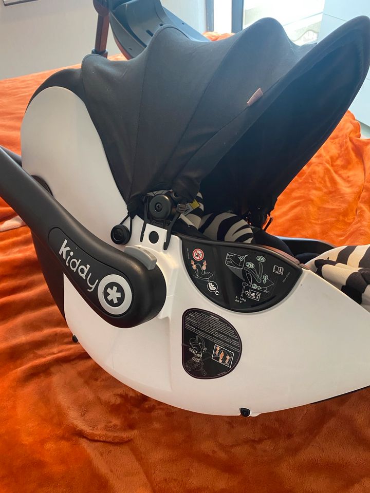 Babyschale Kiddy Evo  mit Kiddy ISOFIX - base 2 in Elfershausen