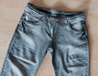 Amisu Jeanshose gerader weiter Schnitt W31 L36 Gr. 40 grau NEU Sachsen - Stollberg Vorschau