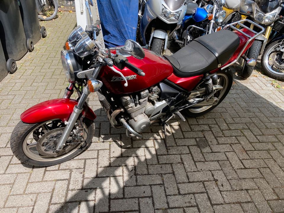 Kawasaki Zephyr 550 aus 03-1991 mit 40000 Kilometern Laufleistung in Bochum