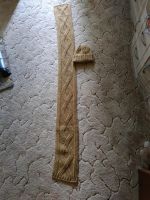 1  1,85 m x 0,20 m langen Schal mit einer dazugehörigen Mütze. Niedersachsen - Bad Harzburg Vorschau