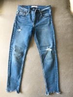 Zara sehr stylisch Jeans blau Gr. 134 ❤️ ungetragen Berlin - Neukölln Vorschau