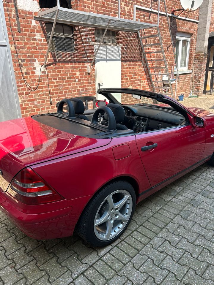 Mercedes SLK 200 W 170 in Linnich