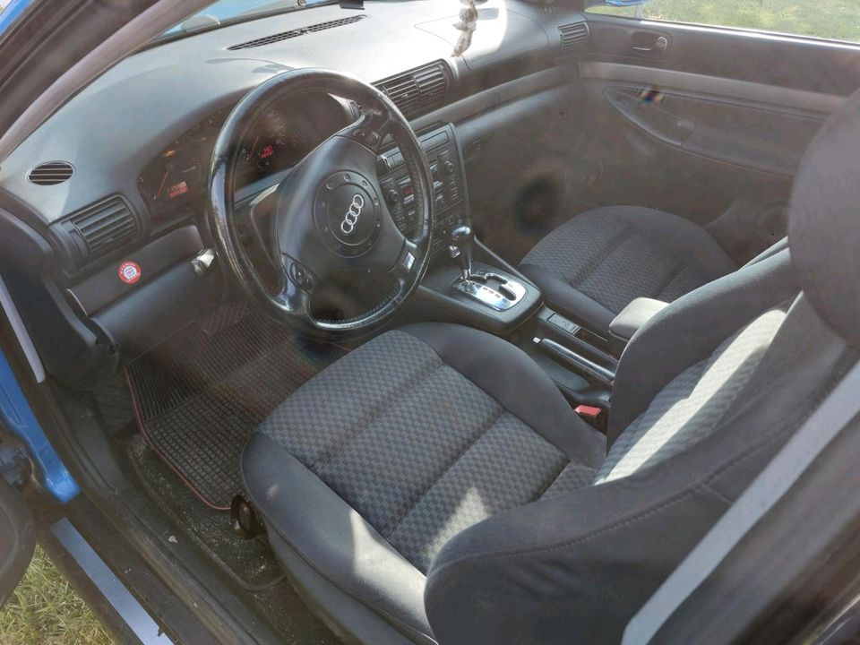 Audi A4 B5 in Crinitz