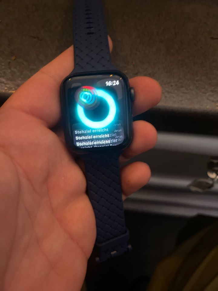 Apple Watch SE in Pinneberg