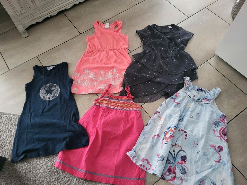 Sommerkleider, Sommerkleidung, Mädchen größe 110/116 in Velen