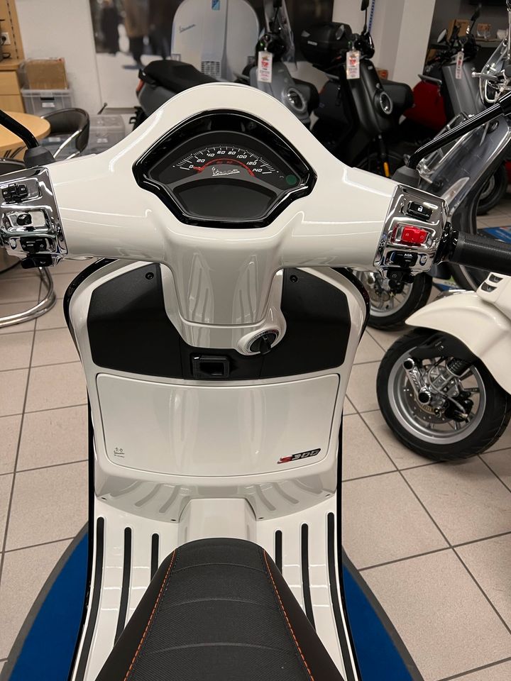 Neu! Vespa GTS 125 Super Sport E5 Weiß Innocente in Freiburg im Breisgau