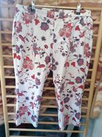 40 Yessica Weiß rot blau Blumen 3/4 Stretchhose Hannover - Döhren-Wülfel Vorschau