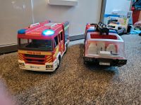 4 Feuerwehrautos playmobil Rüstfahrzeug und Flughafenfeuerwehraut Nordrhein-Westfalen - Neuss Vorschau