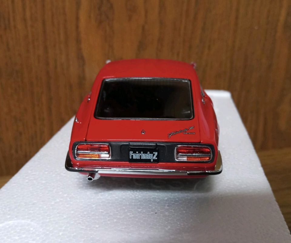 Modellauto 1:24 EBBRO Nissan Fairlady ZL S30 Rot in Frankfurt am Main