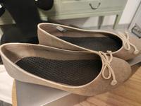Esprit Ballerina Gr. 38 leicht beige gold Nordrhein-Westfalen - Velbert Vorschau