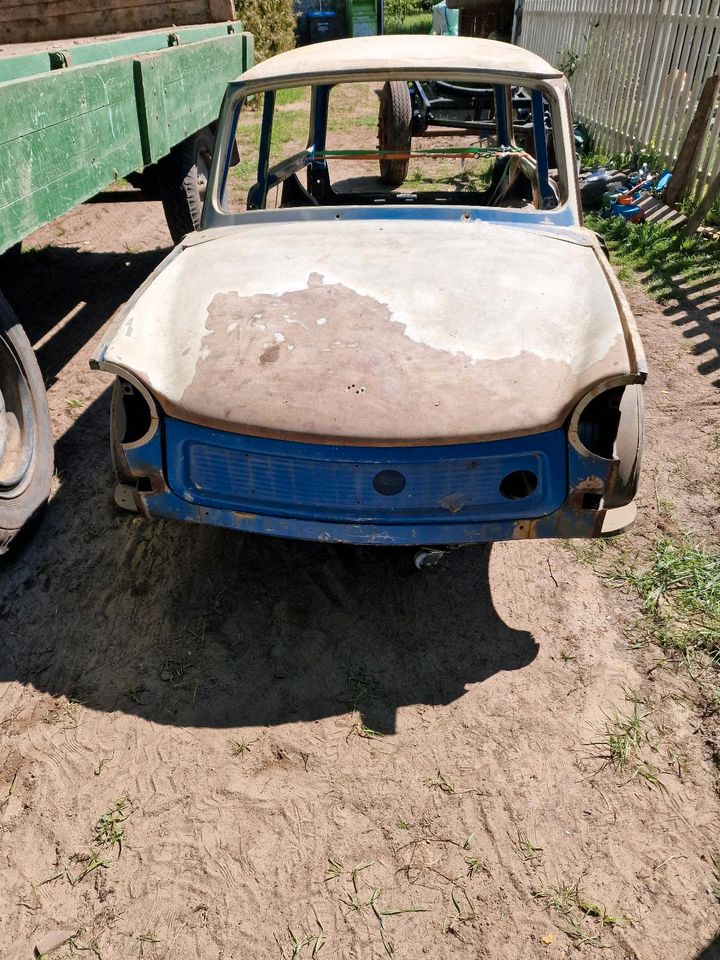 Trabant 601 Karosse und viele Teile noch vorhanden in Hagenow