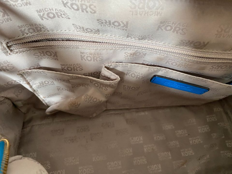 Michael Kors Tasche Handtasche groß in blau in Düsseldorf