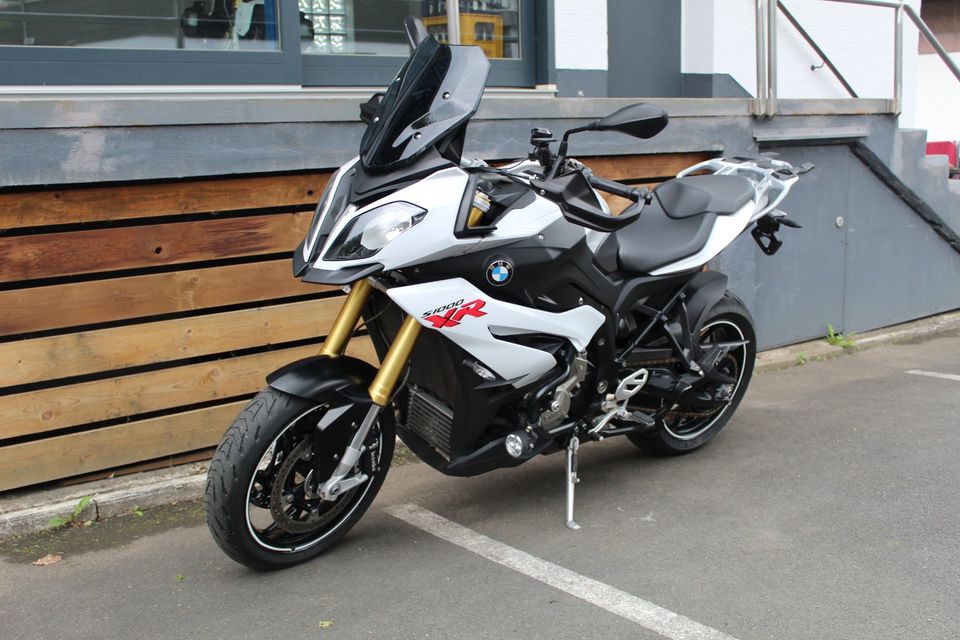 BMW S 1000 XR in Dahlem