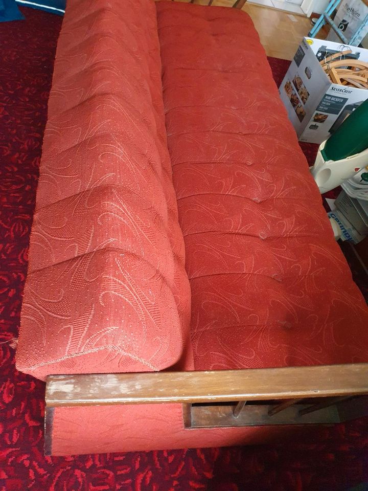 Altes Sofa , Schlafsofa in Böhl-Iggelheim