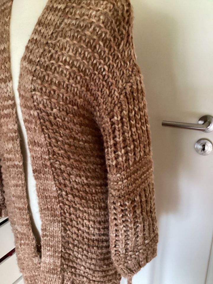 MNG Longstrickjacke aus Wolle in Größe M in Jork