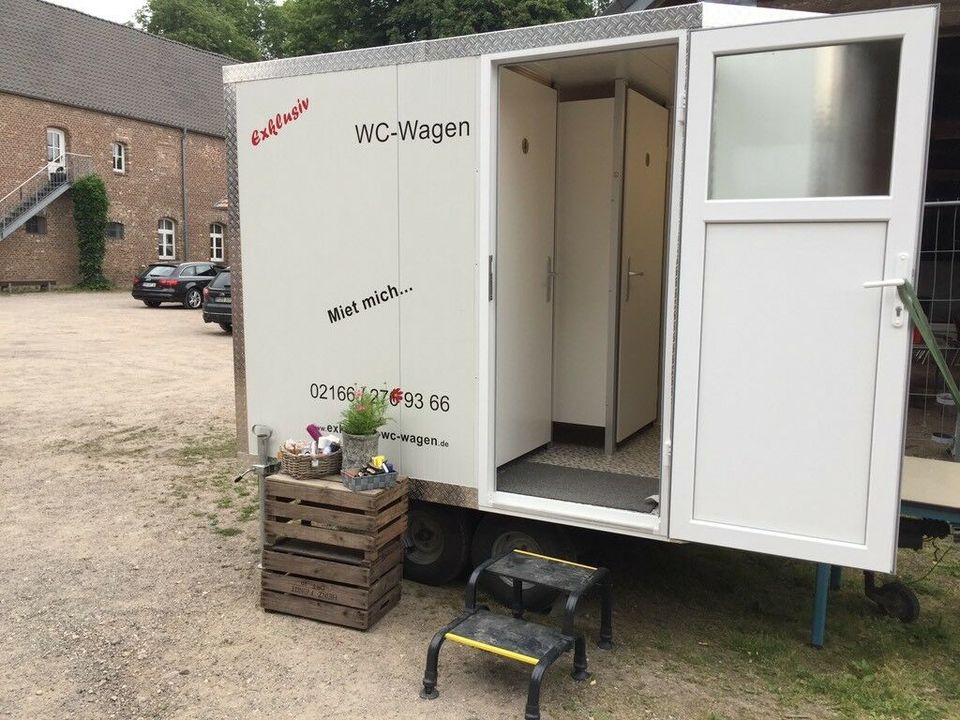 Exklusive WC Wagen Vermietung, Toilettenwagen Mini 3 mit Tank in Mönchengladbach