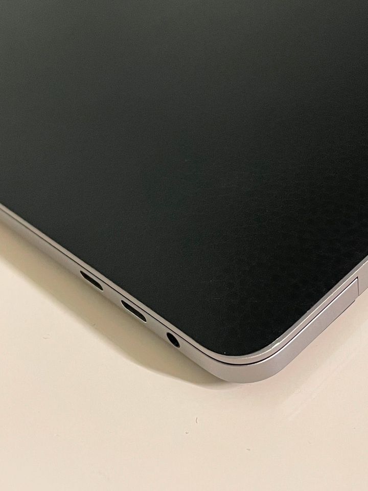 Mac Book Pro - 13 Zoll - 2019 in Hamburg