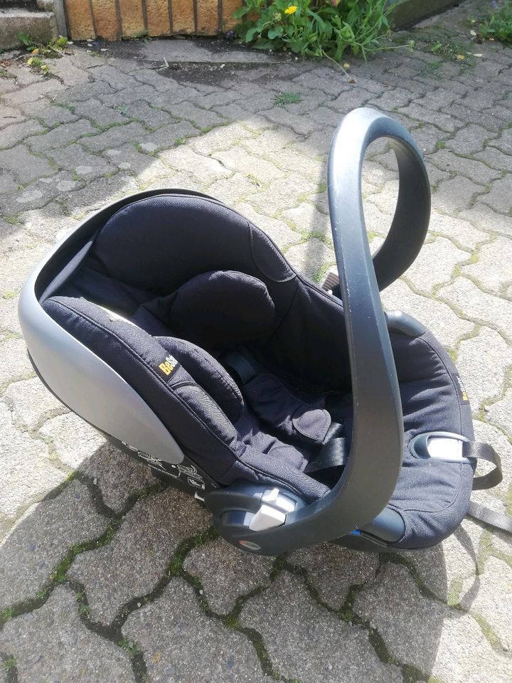 Maxi Cosi und Kindersitz/Reboarder von Be Safe mit Isofix in Herzberg am Harz