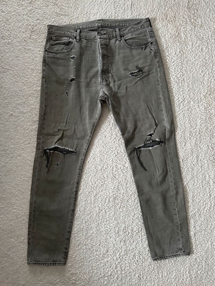 Levis 501 CT Größe 36/34 schwarz / grau  distressed in Koblenz