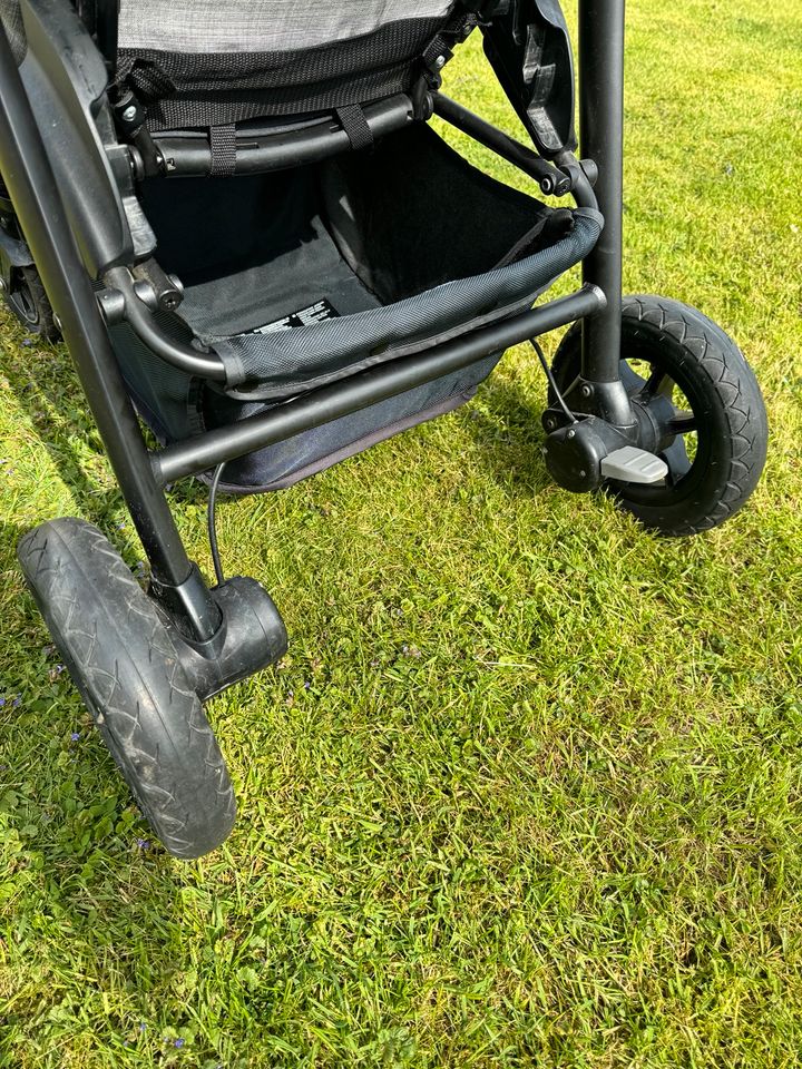 Joie Kinderwagen/Buggy in Duisburg