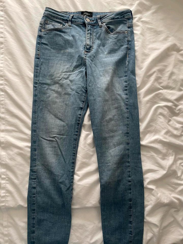 Hose/ Jeans Vero Moda Größe M in Gremmendorf