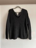 NEU, Vero Moda Pullover, Größe L, grau, schwarz, Rüschen, Spitze Nordrhein-Westfalen - Willich Vorschau