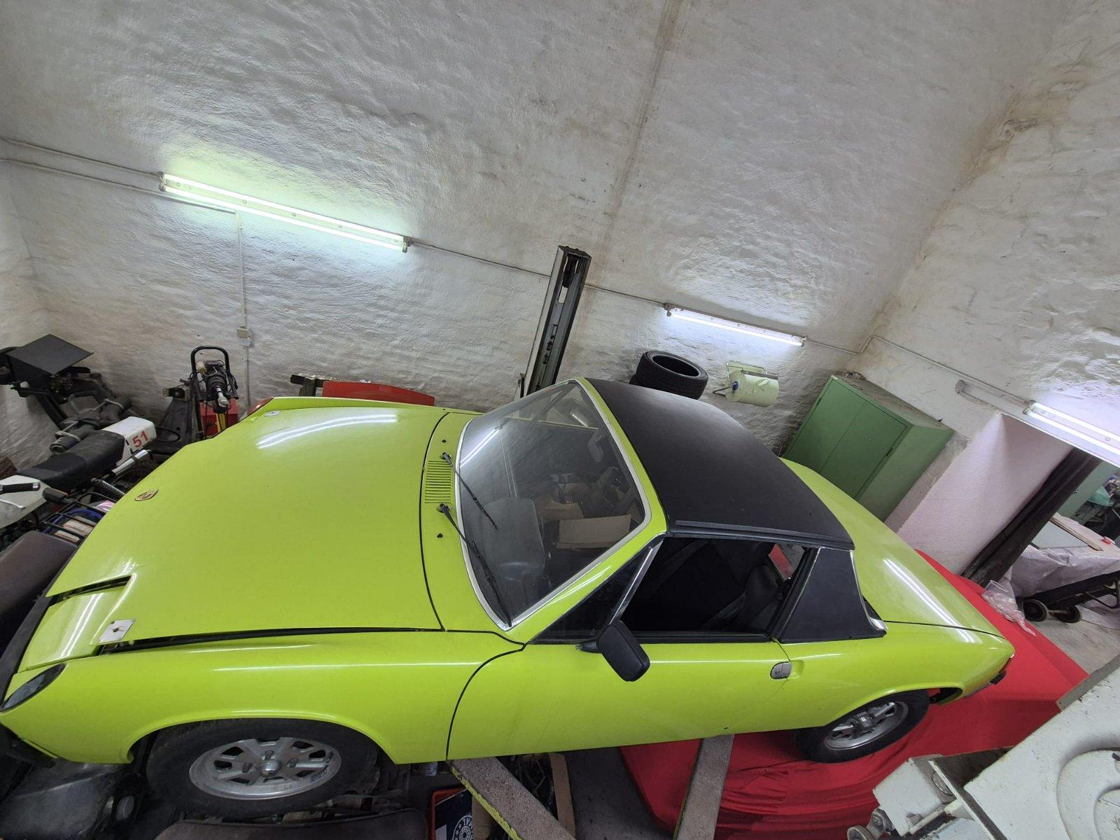 Abbildung des Autos Porsche 914 Karossse in …