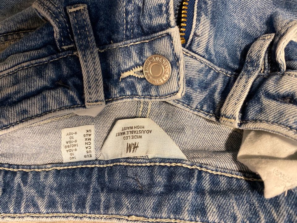 Jeans h u m 140 Mädchen in Teisendorf