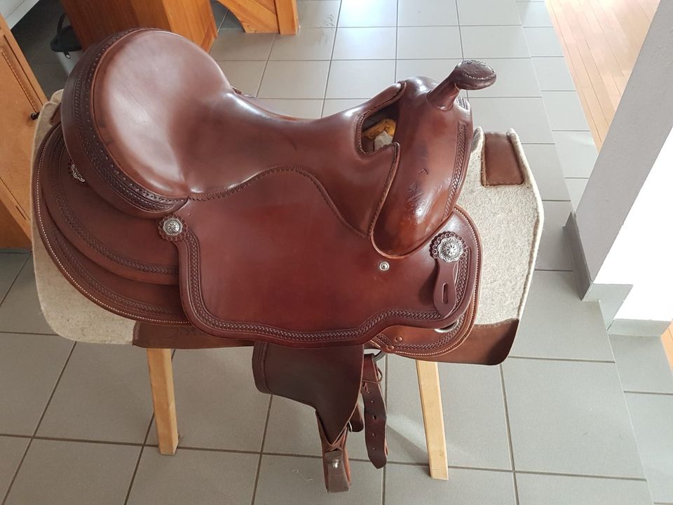 Westernsattel GOMEIER Equine Designs 16" abgerundet weicher Sitz in  Baden-Württemberg - Münsingen | eBay Kleinanzeigen ist jetzt Kleinanzeigen