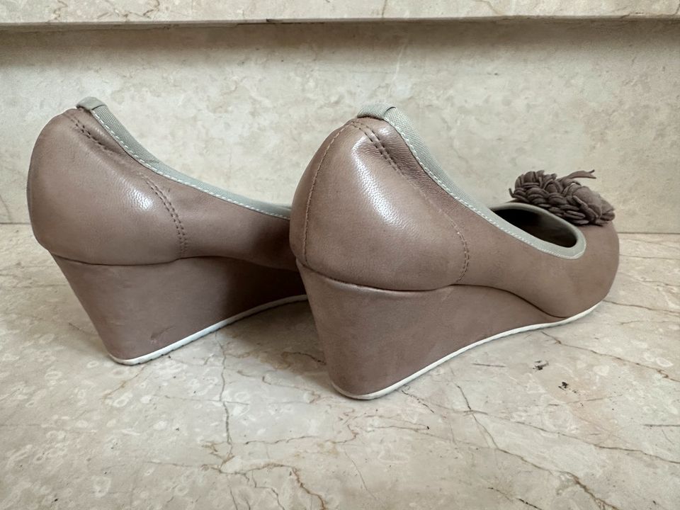 Tolle Sommerschuhe - taupe - Gr. 39 - Di Lauro in Aiterhofen