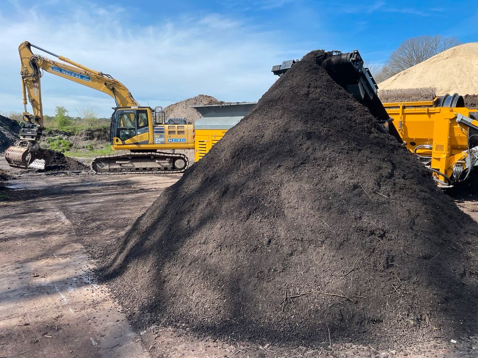 Gesiebter Mutterboden Muttererde Oberboden Erde Gartenerde Humus in Schloß Holte-Stukenbrock