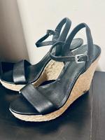 Michael Kors Sandalen Schuhe Damen Pumps Gr 39 Original neu Frankfurt am Main - Nordend Vorschau