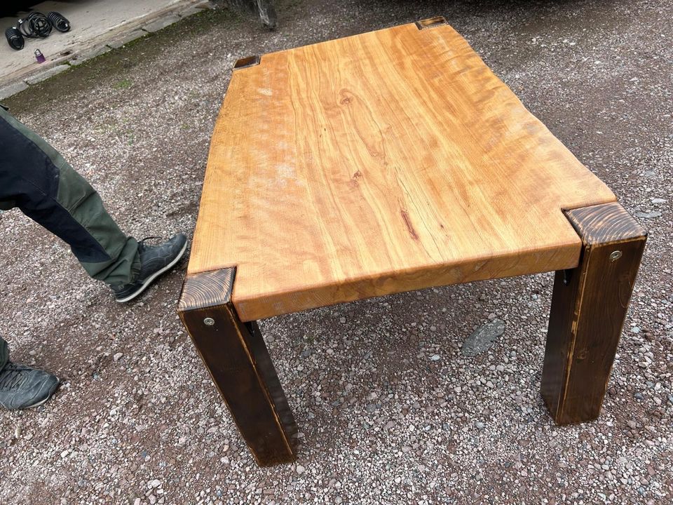 Tisch aus Buche Echtholz Wohnzimmertisch in Gräfenroda