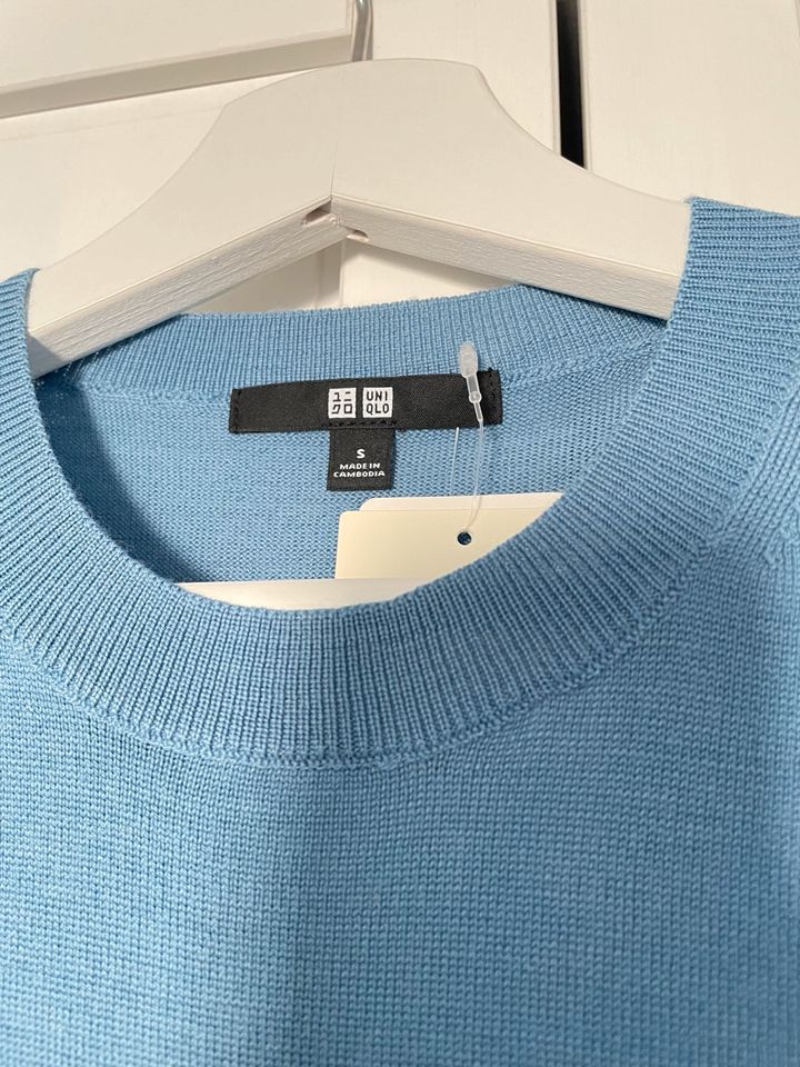 Uniqlo Merino Oberteil Gr S mit Etikett neu blau in Berlin