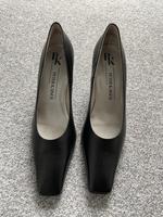 Elegante schwarze Damenpumps Größe ca. 39,5/40 Niedersachsen - Langenhagen Vorschau