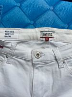 Tommy Hilfiger Jeans weiß Naomi 27/32 Distroyed Niedersachsen - Delmenhorst Vorschau