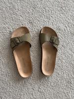 Sandalen olivgrün gr 37 Schleswig-Holstein - Flensburg Vorschau