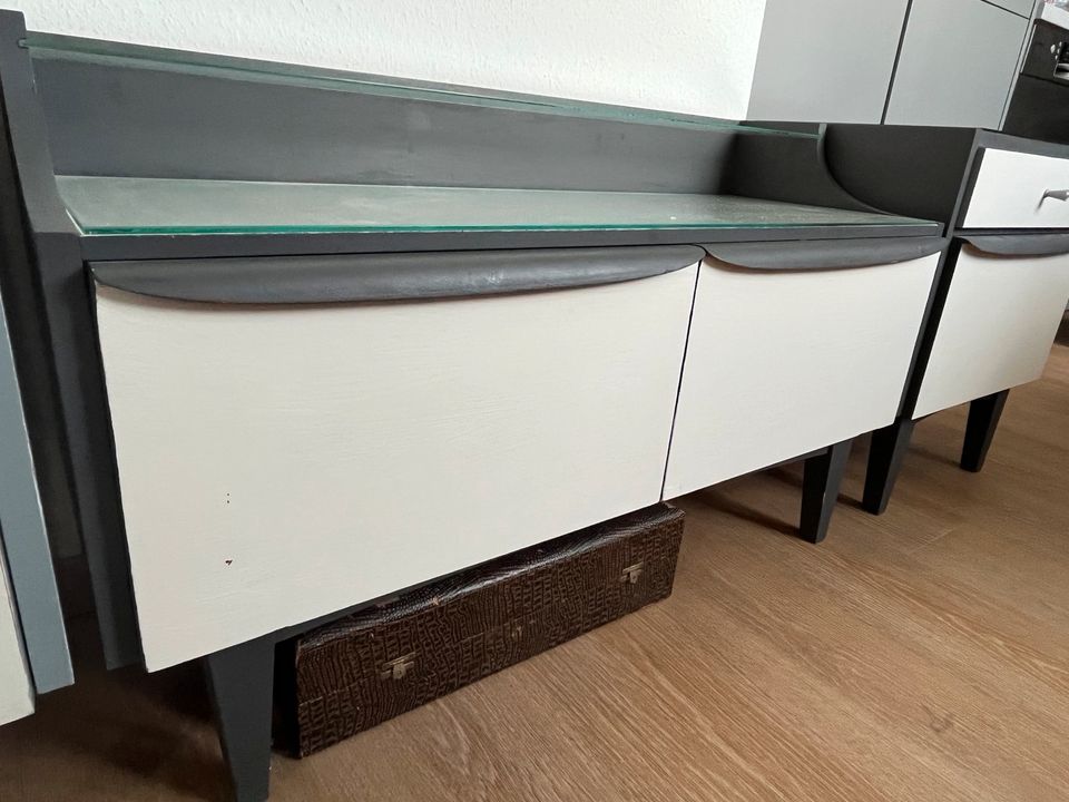 Kommode mit 1 Nachttisch - Sideboard (fast zu verschenken) in Hamburg