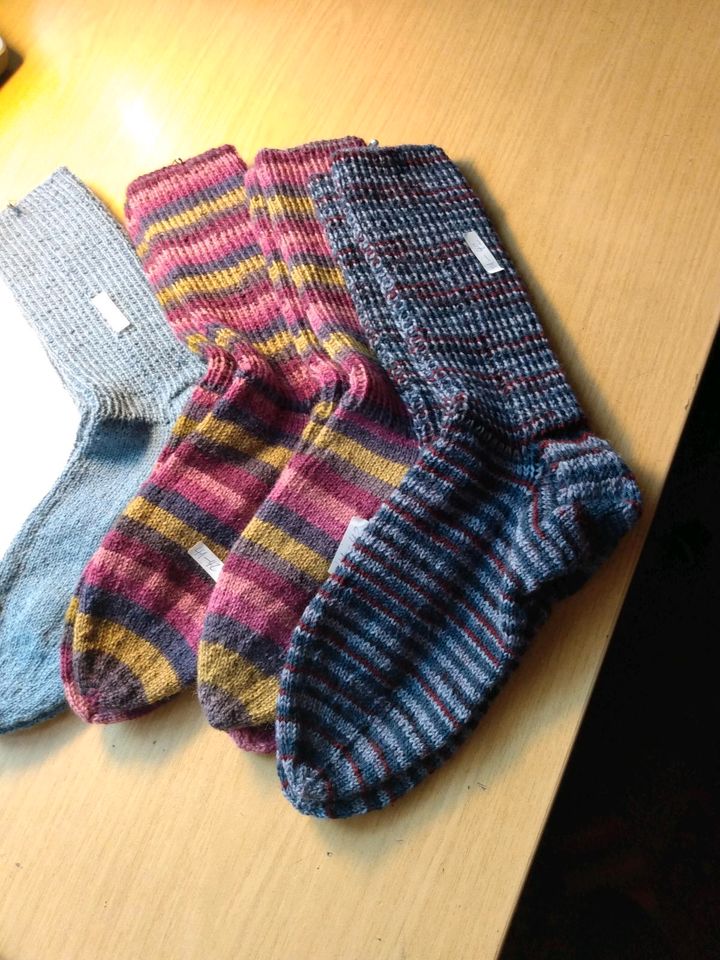 Herren & Damen Socken in Kröv