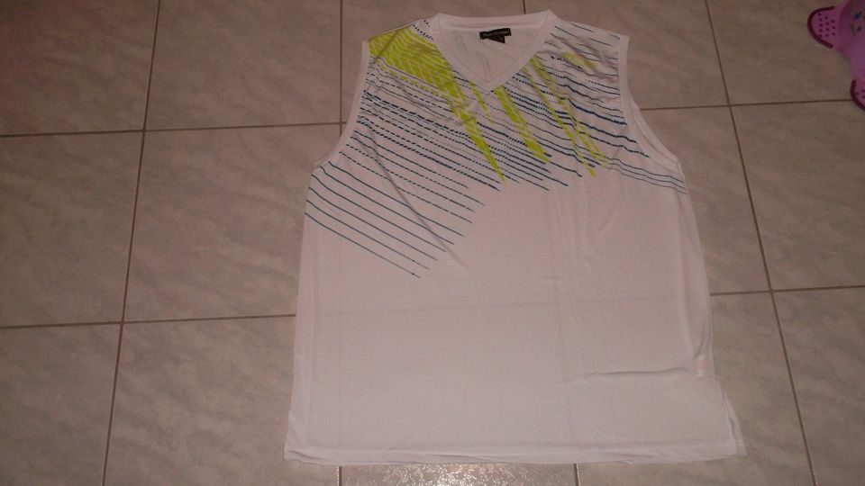 Ärmellose T-Shirts Sport mit V-Ausschnitt Gr 4.XL NEU jed.12,00 in Celle