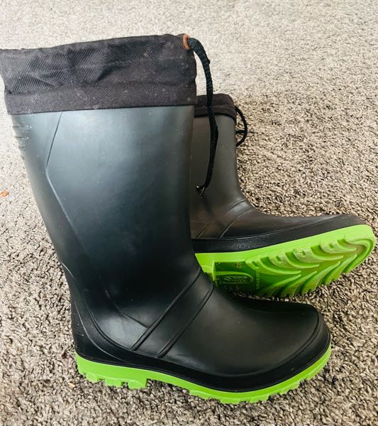 Gummistiefel 33 extra hoch in Nordrhein-Westfalen - Gelsenkirchen |  Gebrauchte Kinderschuhe Größe 33 kaufen | eBay Kleinanzeigen ist jetzt  Kleinanzeigen