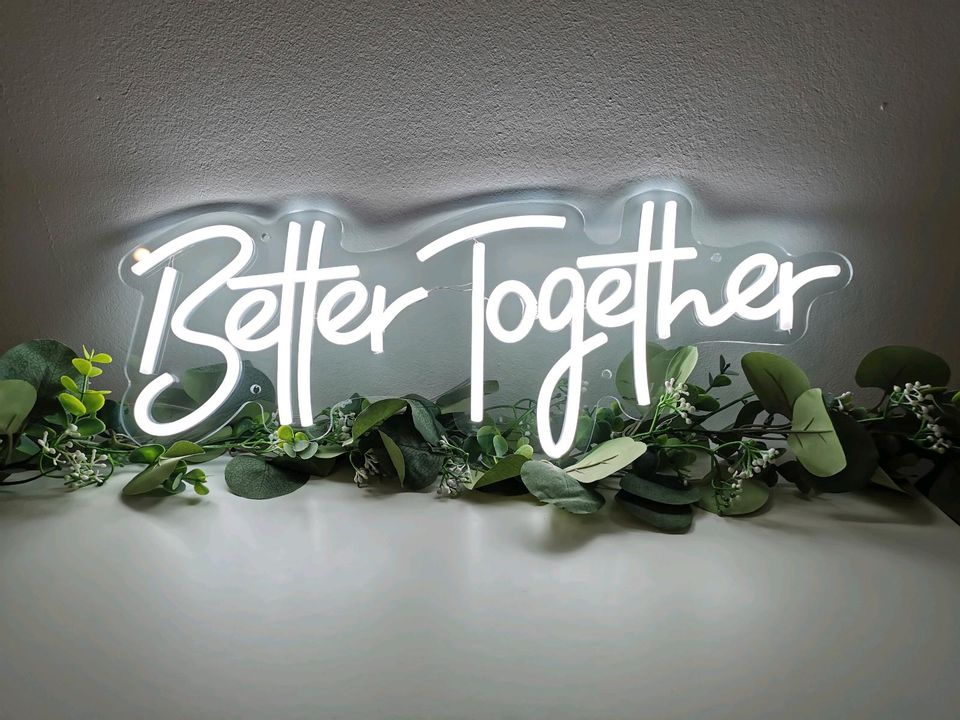 Neon Leuchtschild "S" - Better Together - Hochzeit Deko Verleih in Halle (Westfalen)