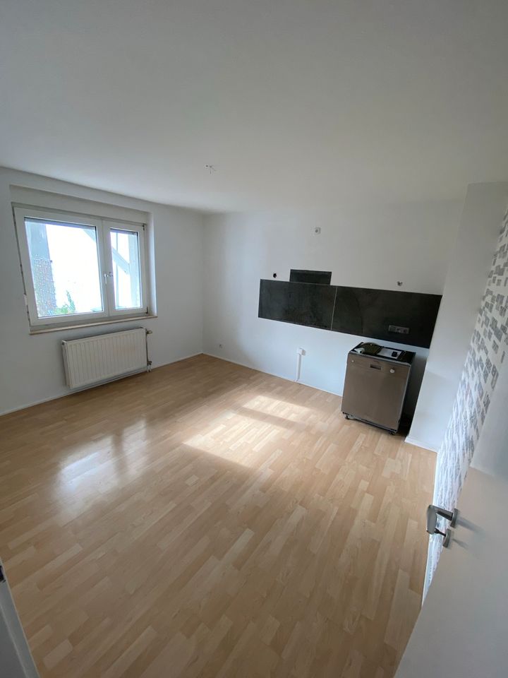Schöne 3-4 Zimmer Wohnung mit großem Garten in Kaarst/ Büttgen in Kaarst