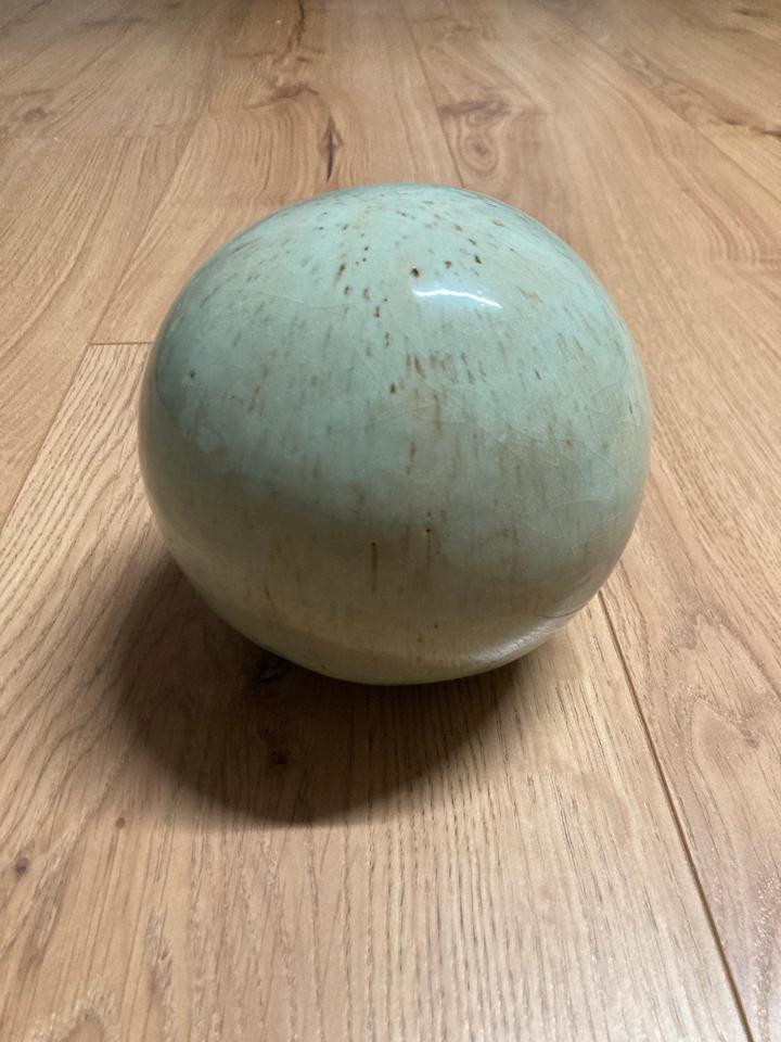 Keramik Handmade Dekoration Kugel Insektenhotel Zaunhocker in Oberbergkirchen