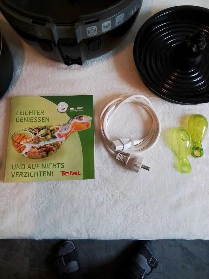 Tefal ActiFry 2 in 1  Heissluftfritteuse in Maitzborn