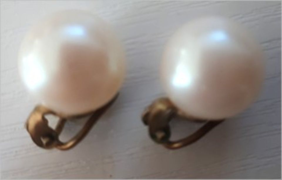 Perlen Schmuck Ohrclip - Perlen 1 cm Durchmesser PORTOFREI VB! in Maulburg