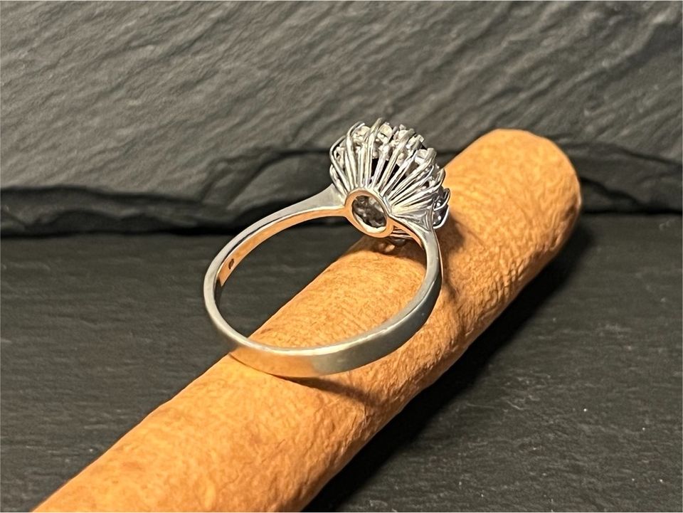 Ring / 585 (14ct.) Weißgold mit Diamanten und Topas S643 in Berlin