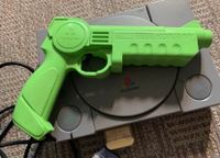 PlayStation 1 PS 1 gechipt + Konami Hyper Gun + 2 Controller Niedersachsen - Langwedel Vorschau